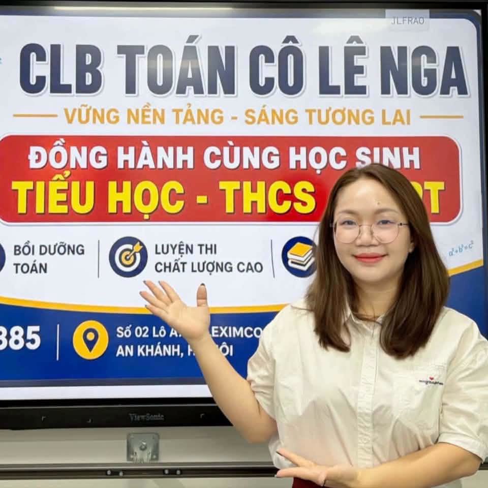 Cô Lê Nga giới thiệu hoạt động của CLB Toán Cô Lê Nga